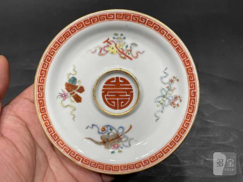 清乾隆 粉彩暗八仙纹盏托一对 - 图8